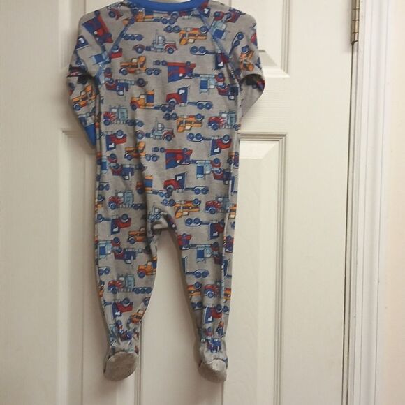 ⭐️5/$25 SALE JUST ONE YOU (CARTER'S) Boys 12M Semi Themed Footie PJ's Gray/Blue - Picture 5 of 6